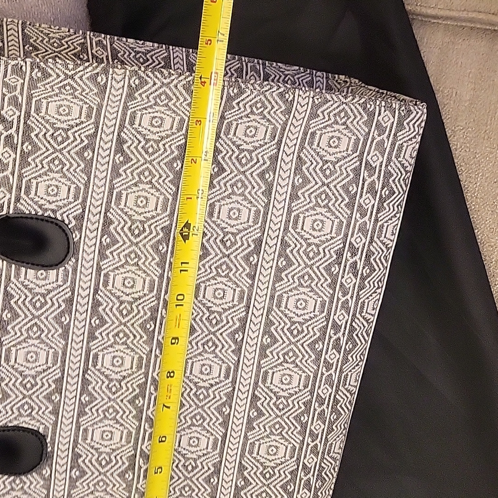 Large Tote - Picture 7 of 9